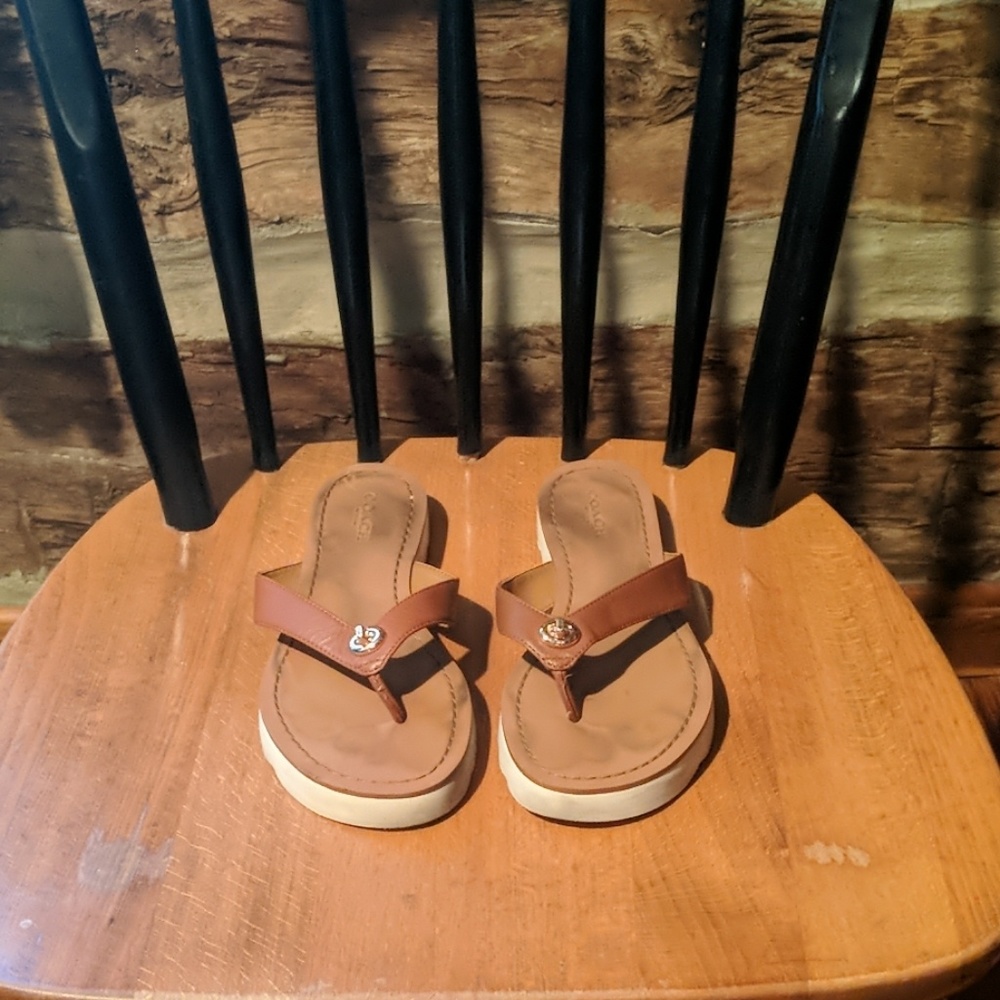 Coach Shelly sandals size 7
